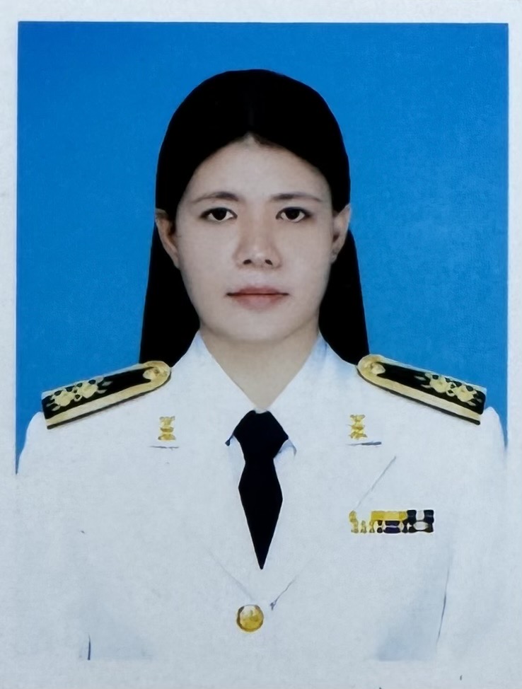 นางสาวตรีรัตน์ ทนานทอง