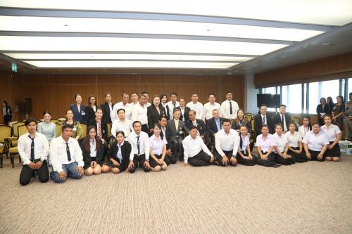 วันที่ 13 พฤศจิกายน 2562 ณ ห้อง 403 ชั้น 4 อาคารรัฐสภา เกียกกาย นายชวน หลีกภัย ประธานสภาผู้แทนราษฎคณะอาจารย์และนักศึกษา สาขาวิชาการปกครองส่วนท้องถิ่น วิทยาลัยชุมชนสมุทรสาคร สถาบันวิทยุลัยชุมชน จำนวน 28 คน