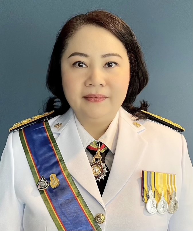 นวพร วิริยานุพงศ์