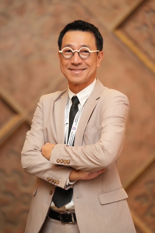 นิวัฒน์   ธัญปิตินันทน์