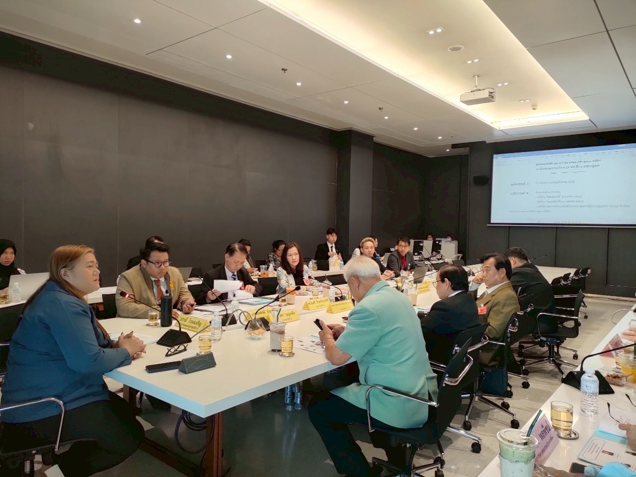 ภาพการประชุมคณะอนุกรรมาธิการศึกษาหลักสูตร และการพัฒนาระบบการศึกษาที่มีคุณภาพ ครั้งที่ 4