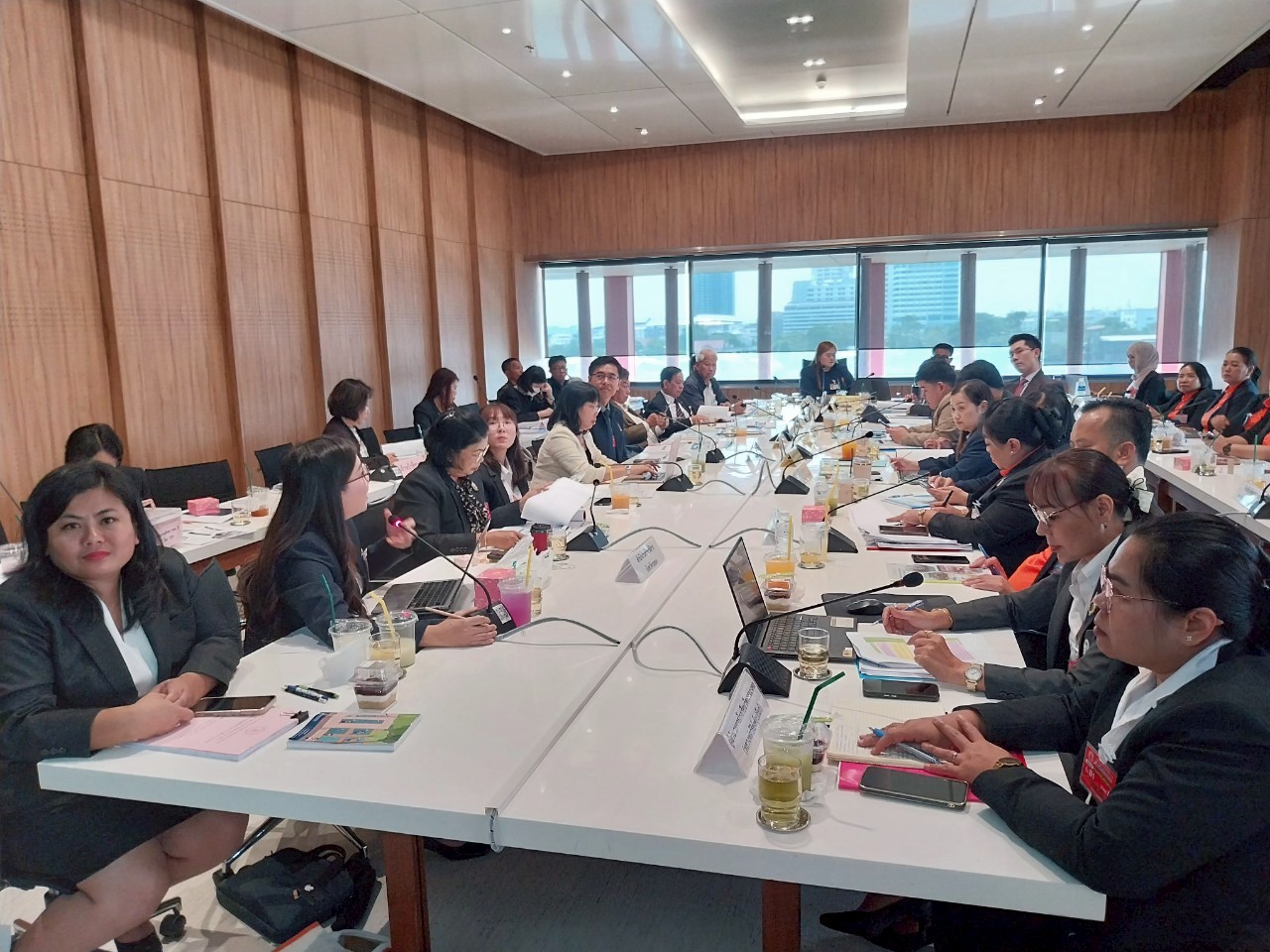 ภาพการประชุมคณะอนุกรรมาธิการศึกษาหลักสูตร และการพัฒนาระบบการศึกษาที่มีคุณภาพ ครั้งที่ 5